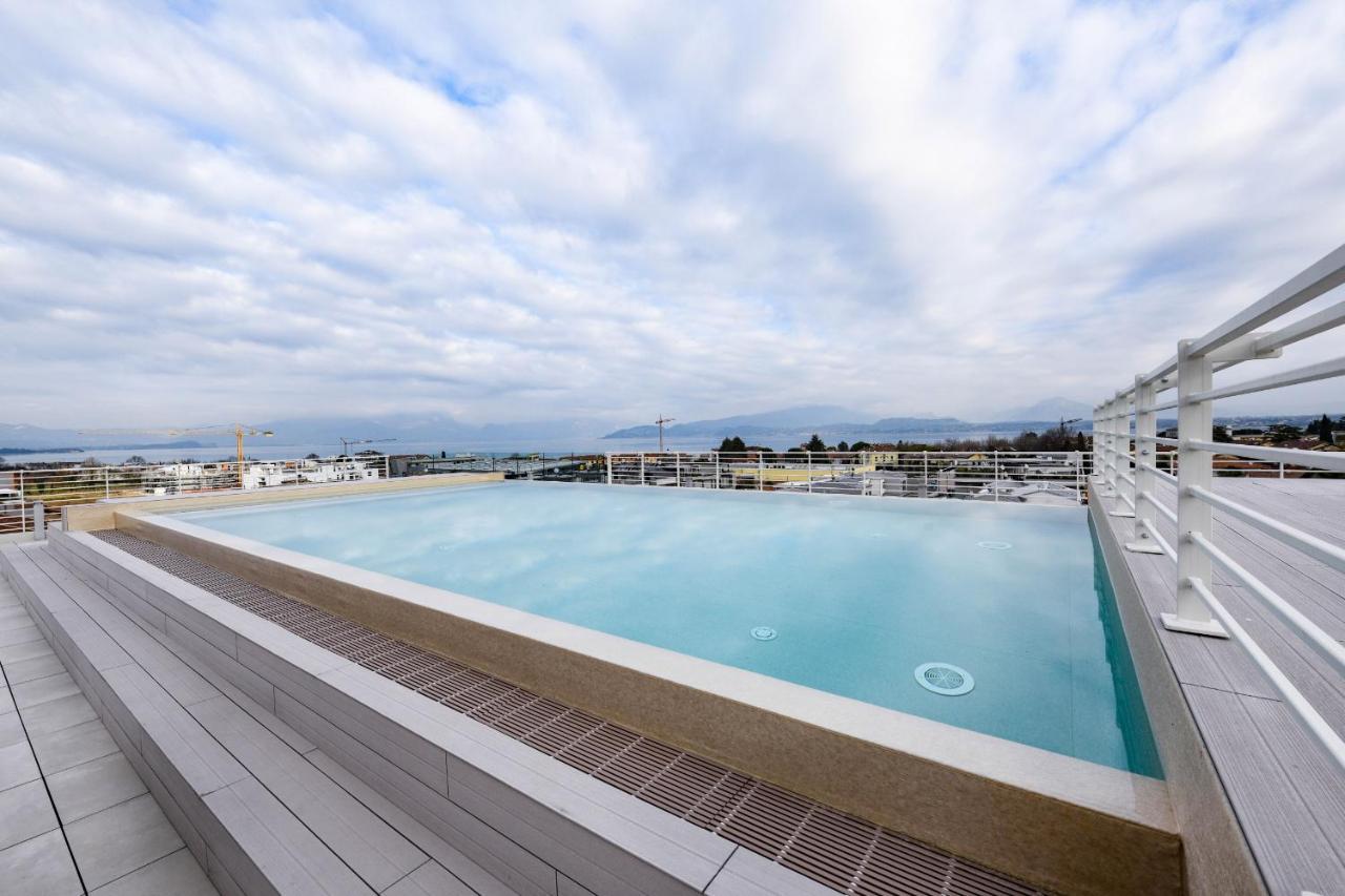 Opalia Residence - Garda Lake Lifestyle Apartment Peschiera del Garda Exterior photo